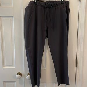 Women's Under Armour pants loose fit size XL